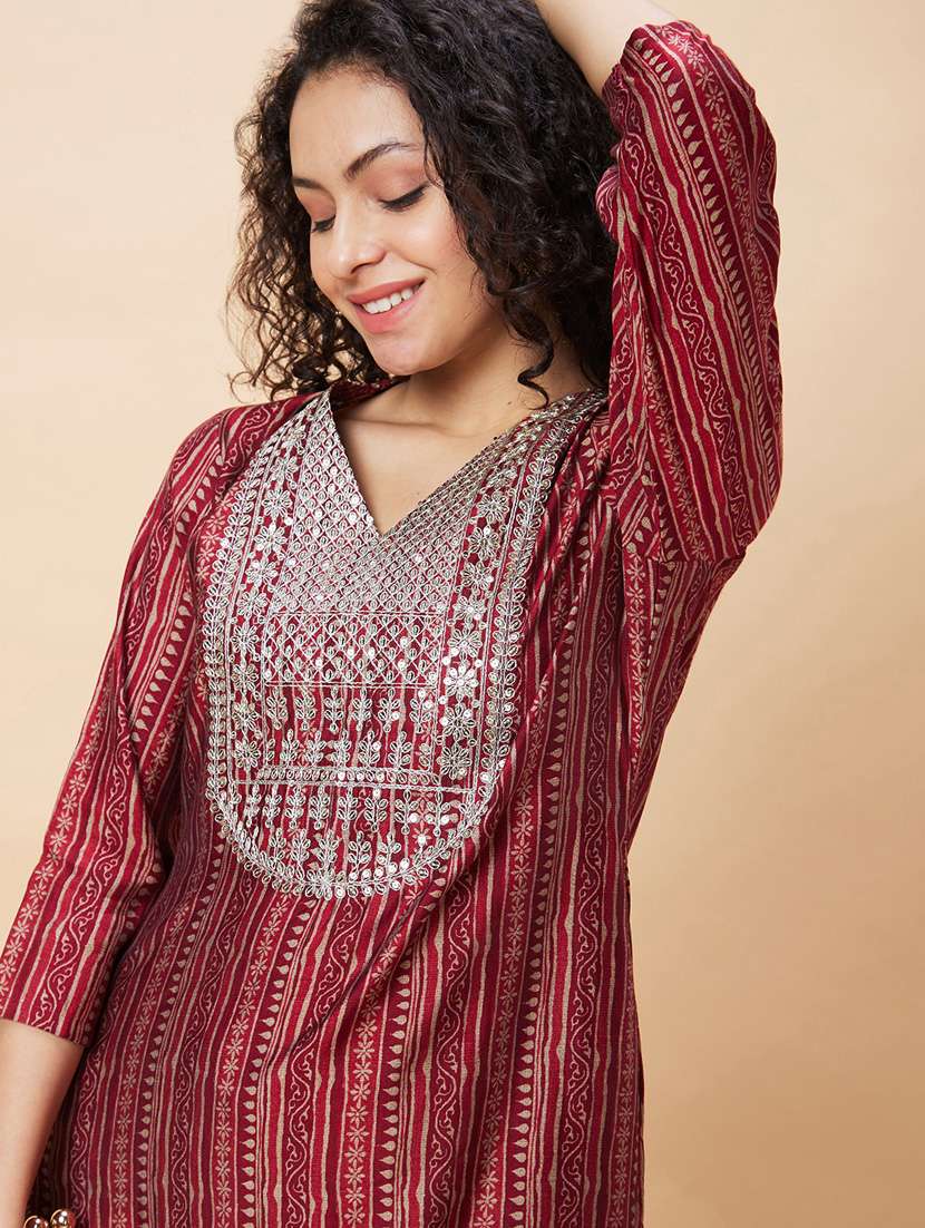 women three quarter sleeve straight kurta - 21237785 -  Standard Image - 4