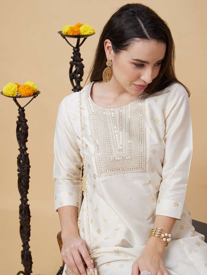 women three quarter sleeve straight kurta - 21237808 -  Standard Image - 4