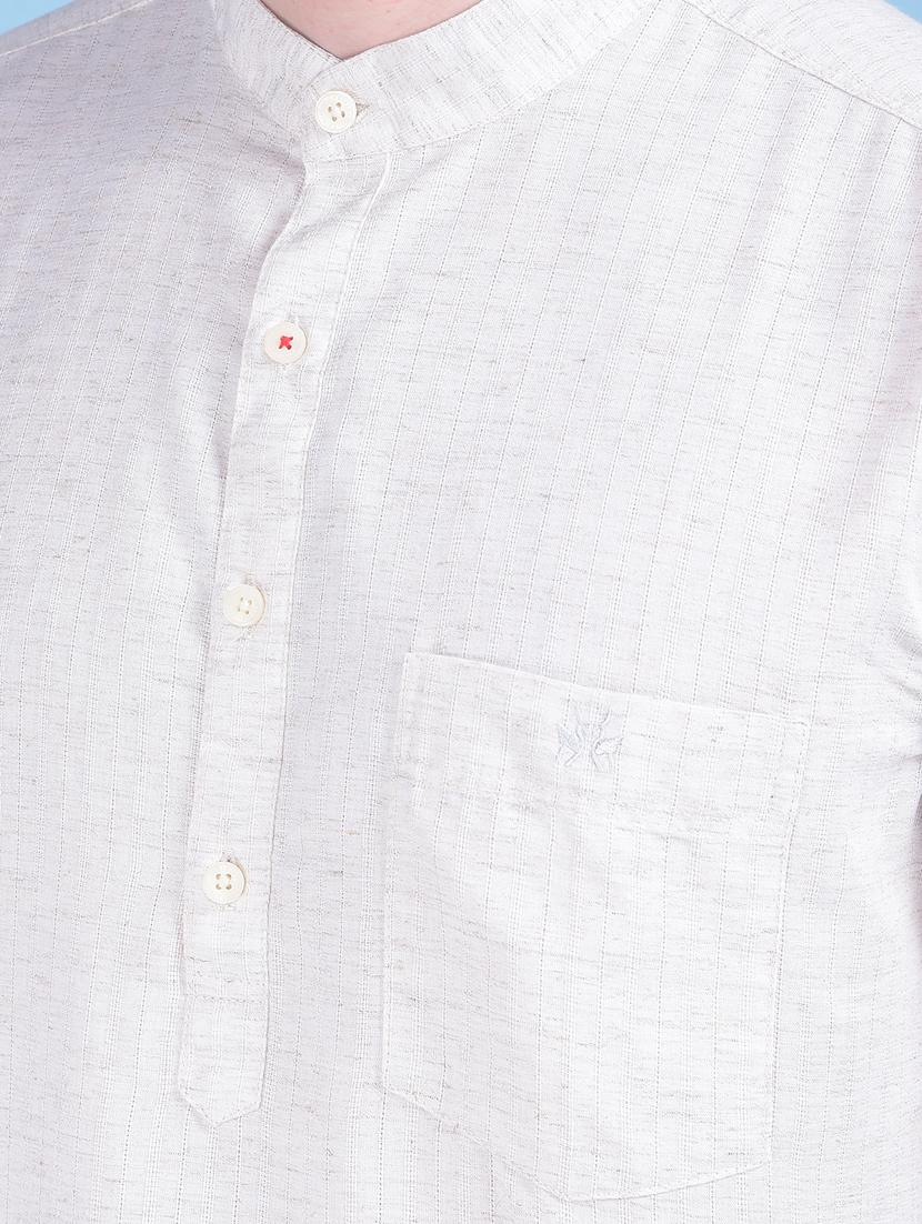 men white plain short kurta - 21247540 - Standard Image - 4
