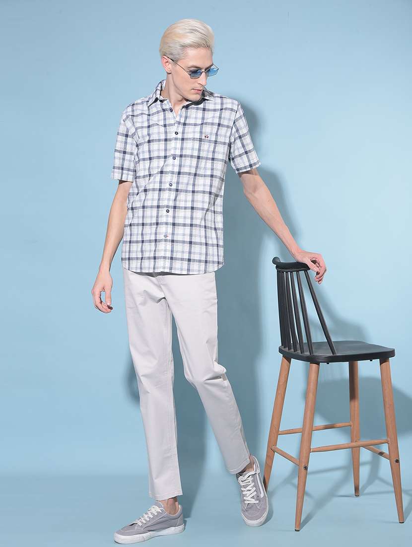 men solid mid rise chinos - 21247845 -  Standard Image - 4