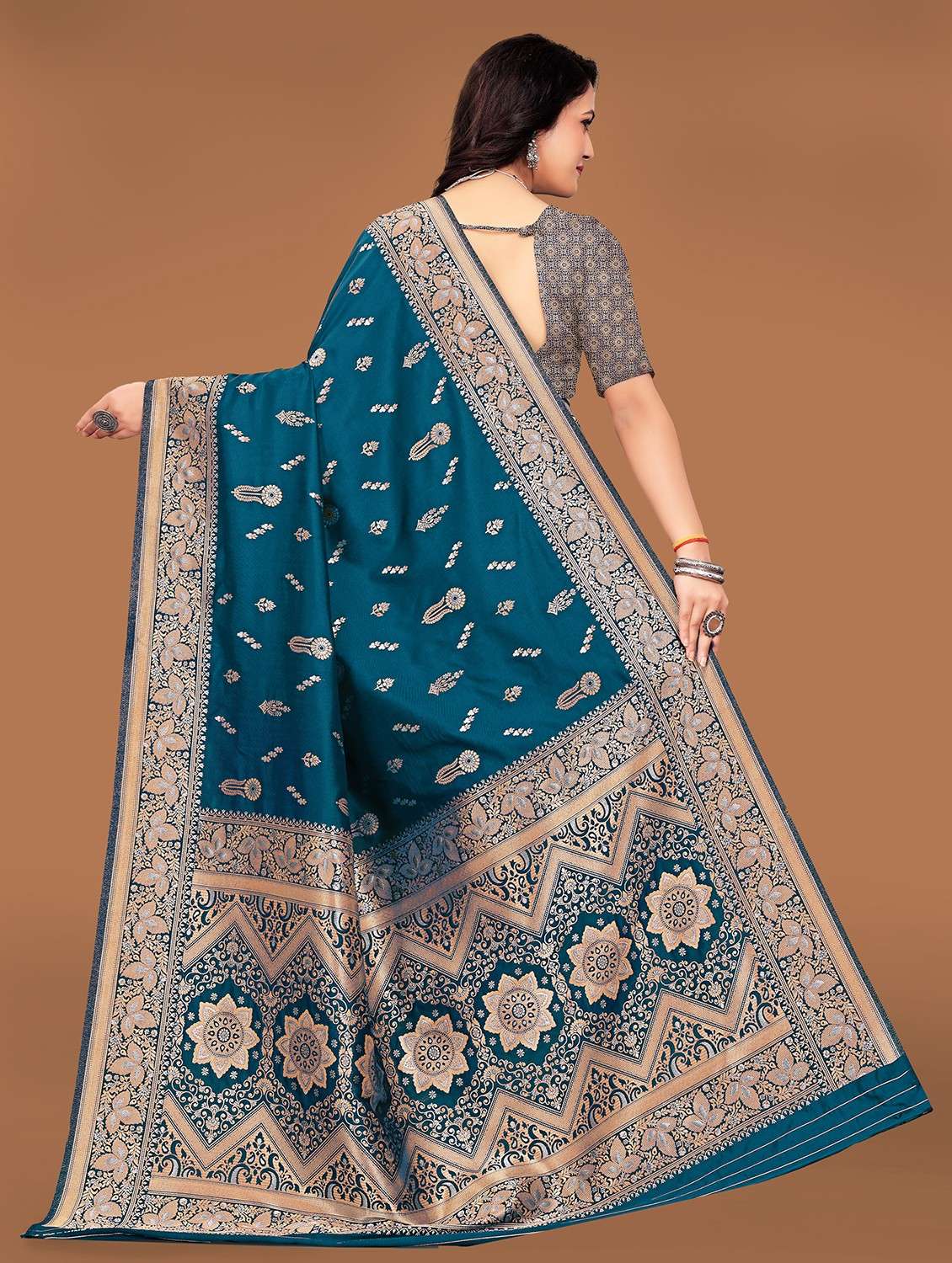women self design banarasi saree with blouse - 21252691 -  Standard Image - 1