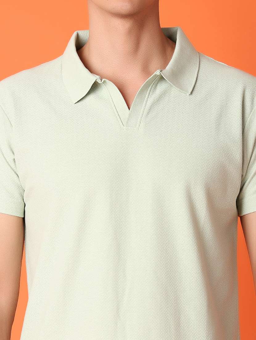 men green solid regular t-shirt - 21260187 -  Standard Image - 4