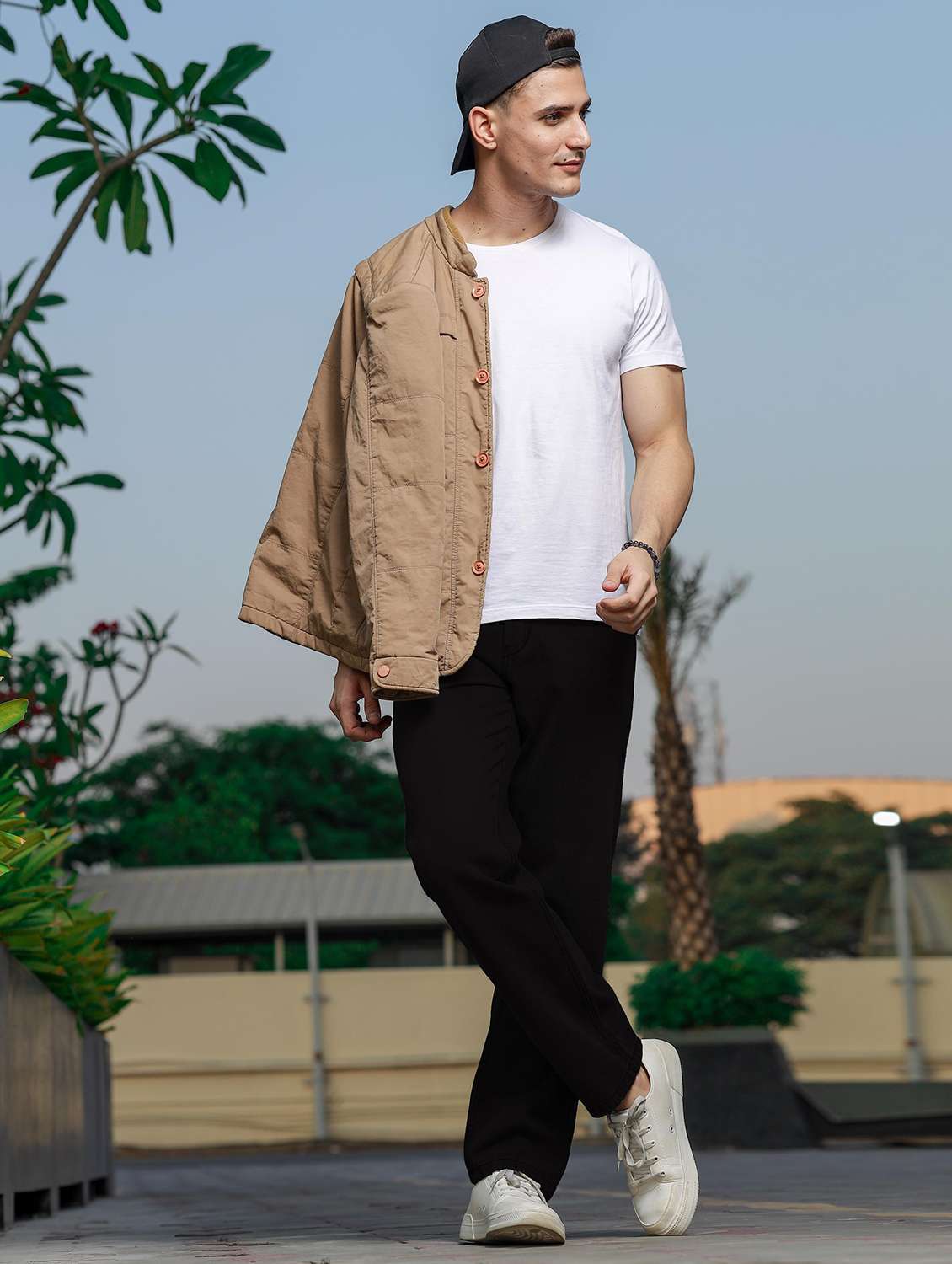 Men Mid Rise Plain Denim Jeans