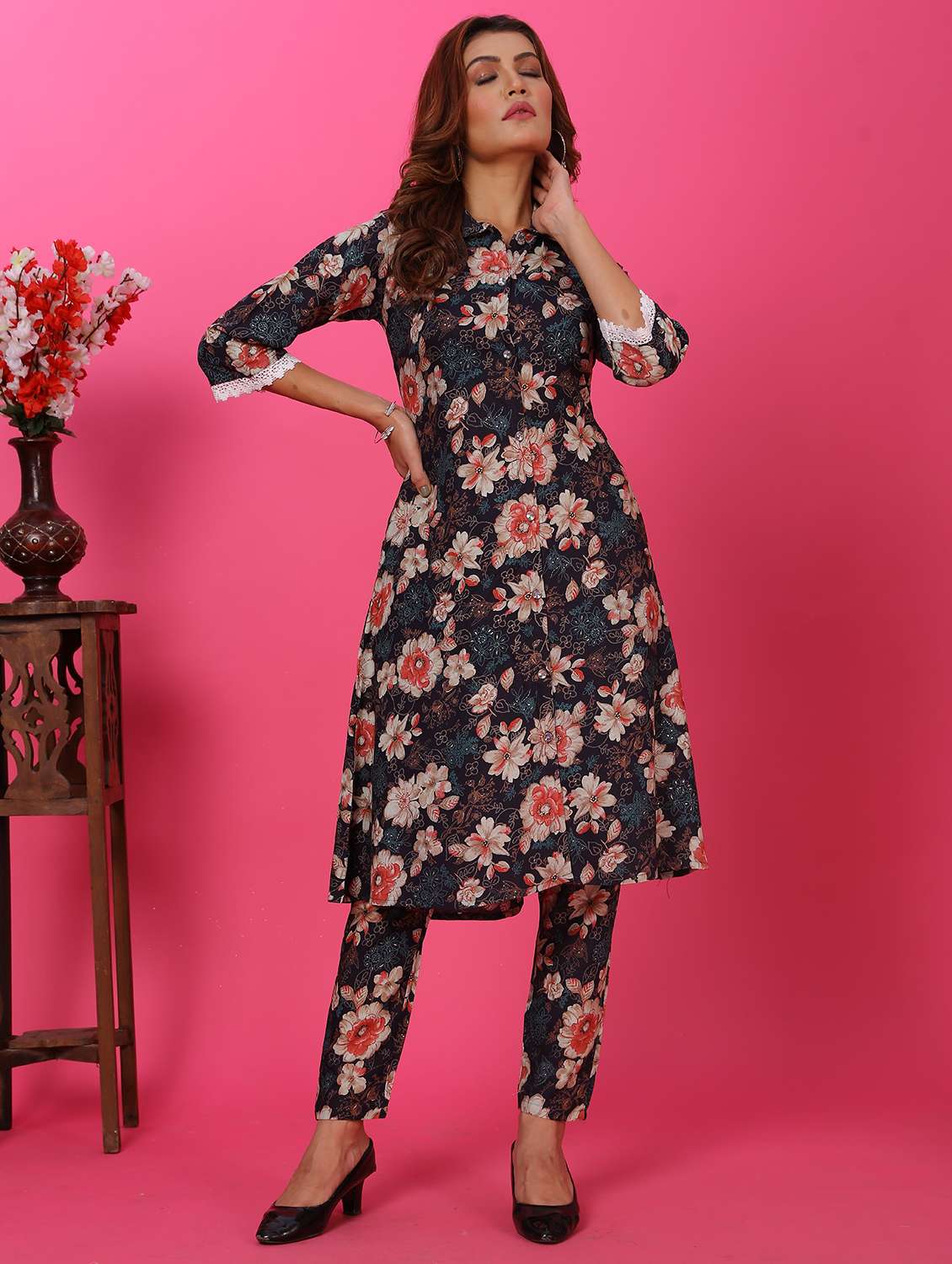 women floral printed kurta pant set - 21275653 -  Standard Image - 1