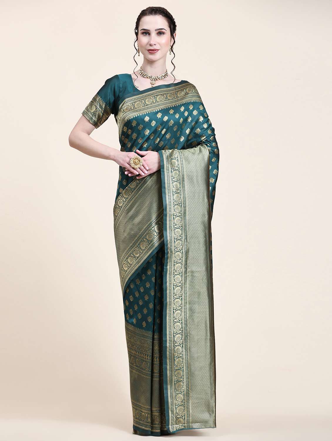 women self design banarasi saree with blouse