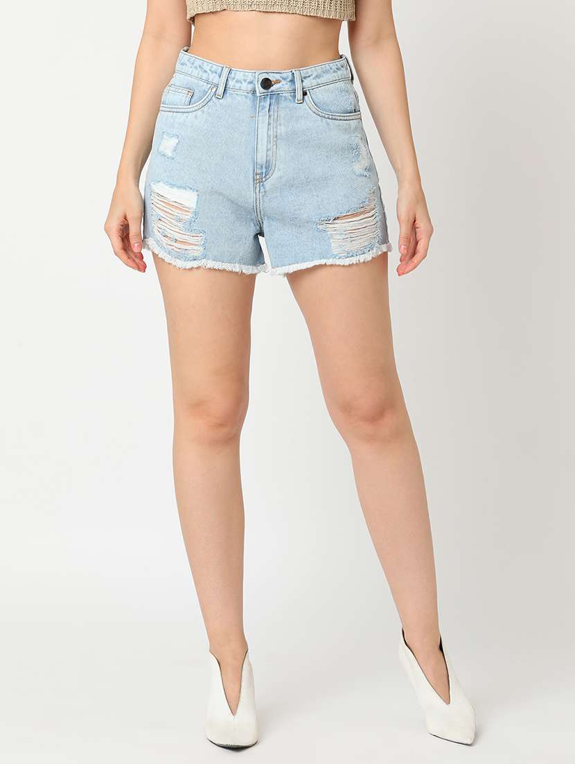 globus women light blue mid rise washed distressed denim shorts
