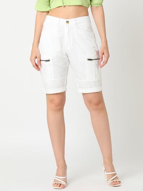 globus women white stretchable mid rise slim fit washed cargo shorts - 21276143 - Standard Image - 0