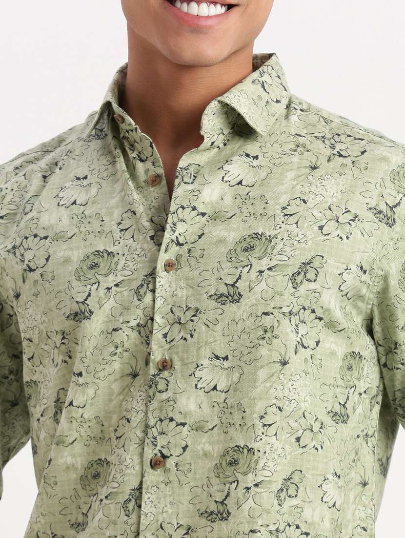 Men Neo Mint Regular Fit Floral Printed Casual Shirt