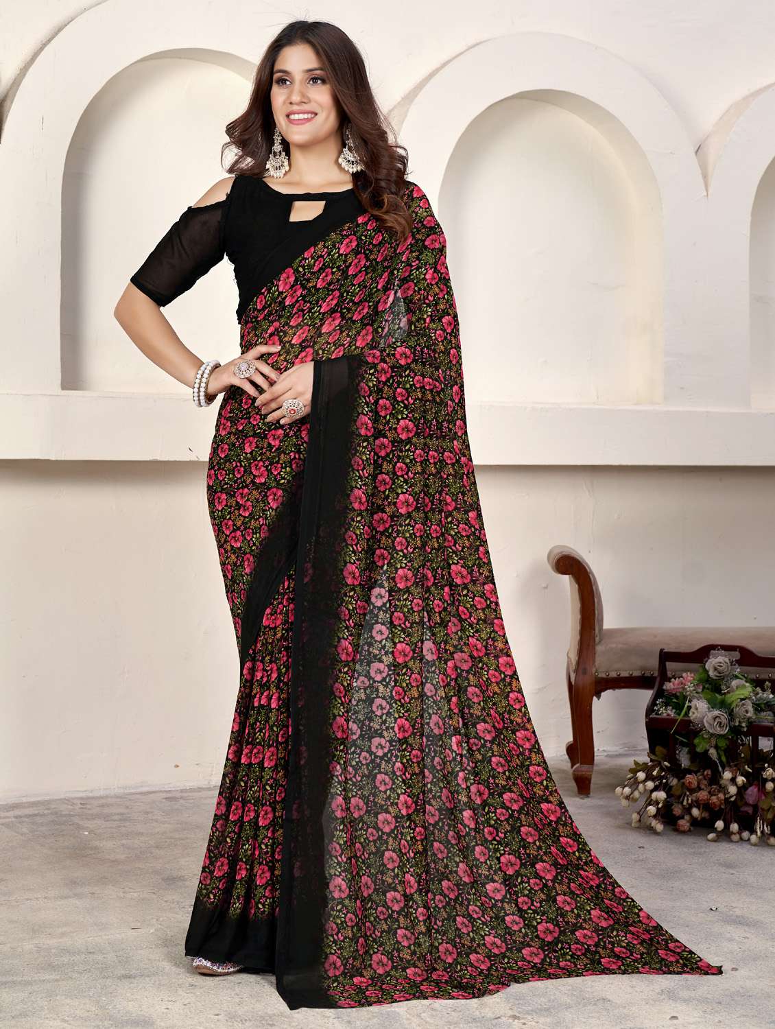 women printed saree with blouse - 21278055 -  Zoom Image - 0