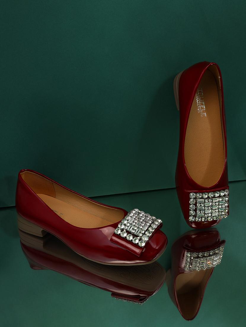red patent leather ballerina