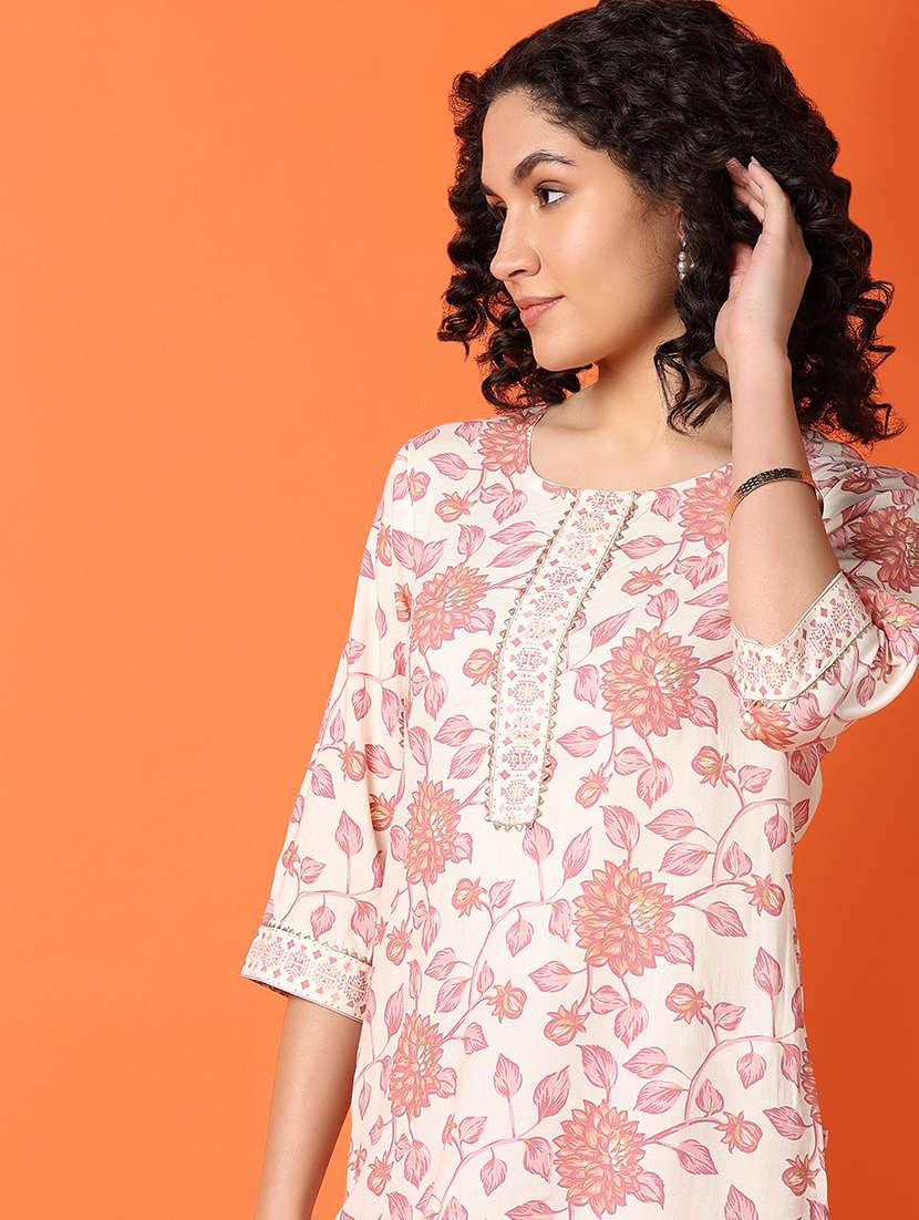 women three quarter sleeve straight kurta - 21278972 -  Standard Image - 4