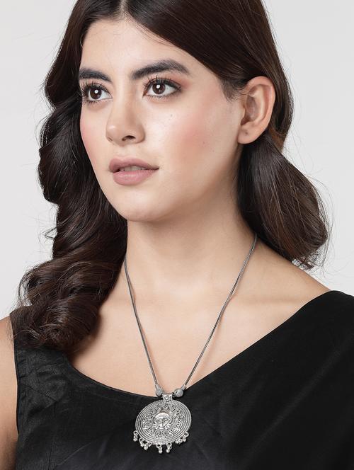 silver metal chain necklace - 21279319 - Standard Image - 0