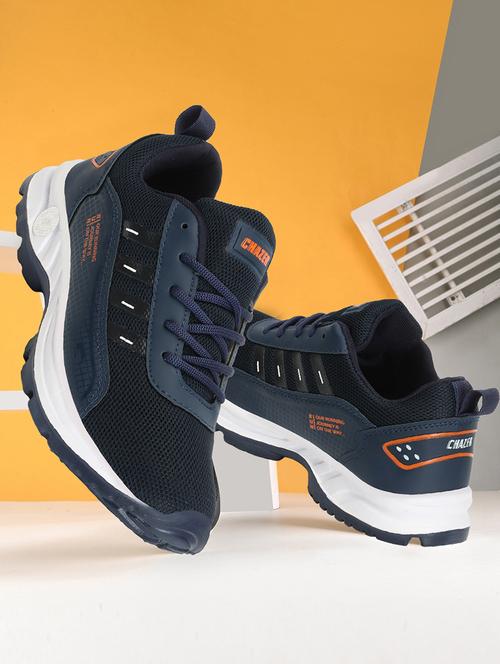 men lace up sports shoes - 21279737 -  Standard Image - 0