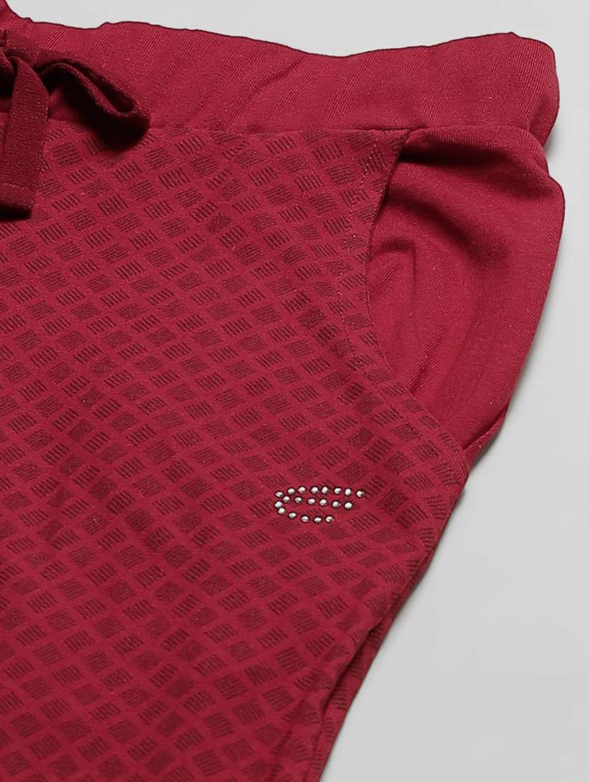 women maroon cotton blend capri - 21280123 -  Standard Image - 4