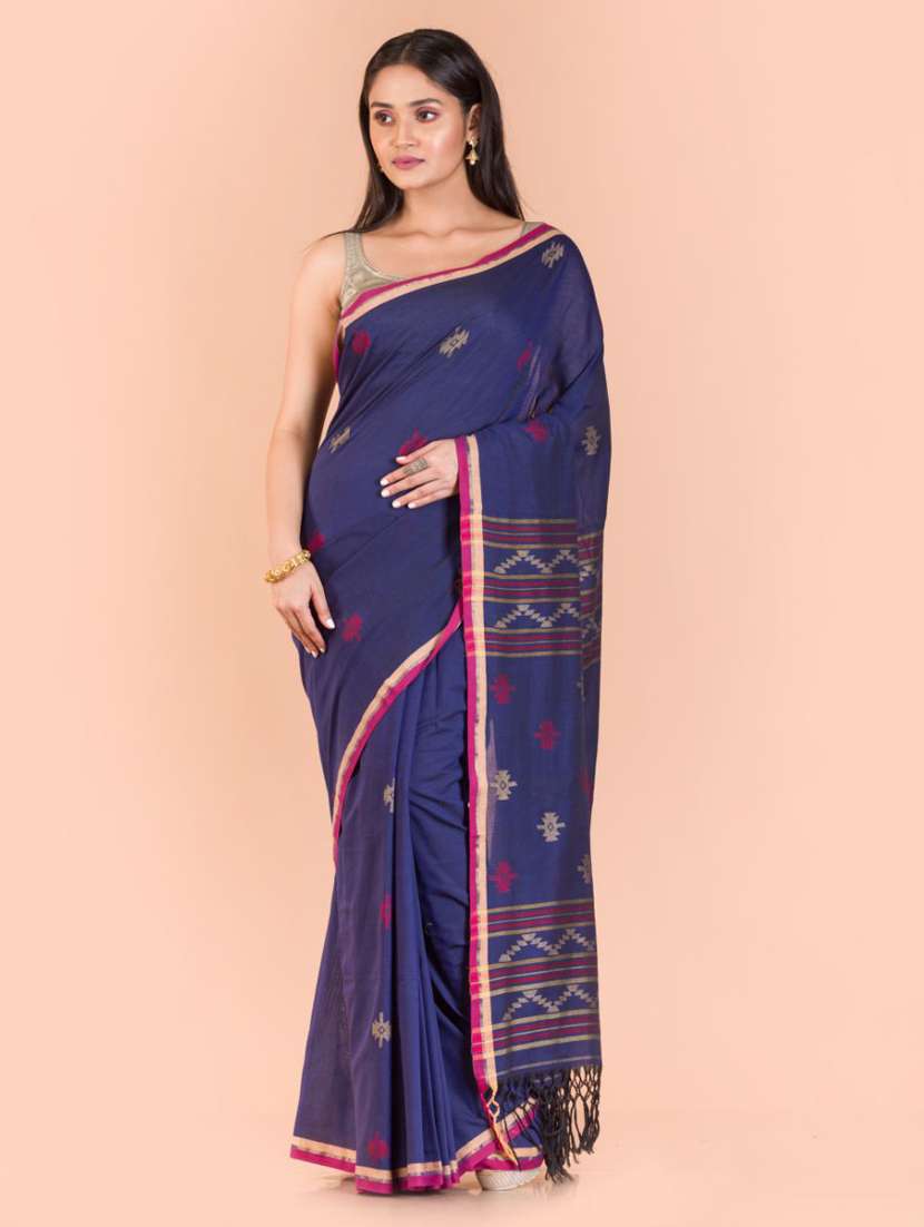 women self design handloom saree with blouse