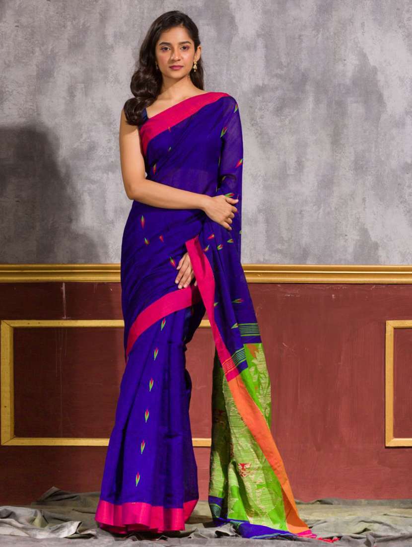 women self design handloom saree with blouse