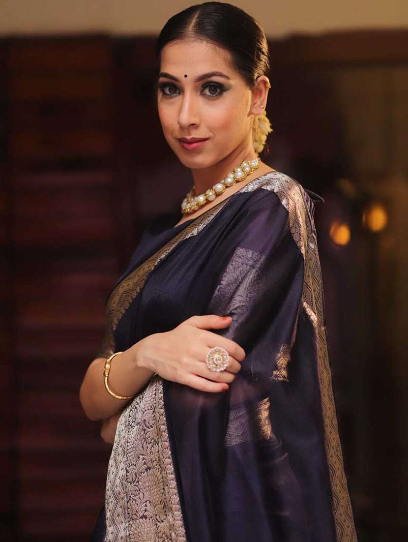 women zari work banarasi saree with blouse - 21285103 -  Standard Image - 1
