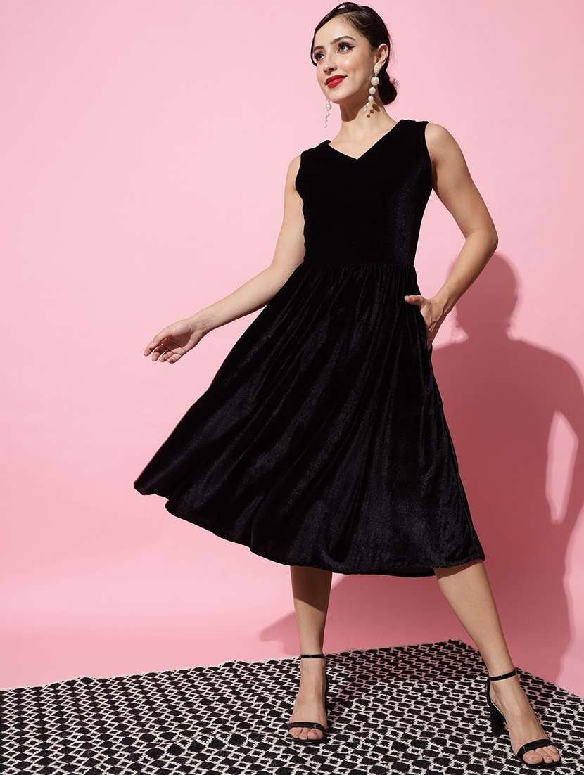 women solid fit & flare dress with pocket