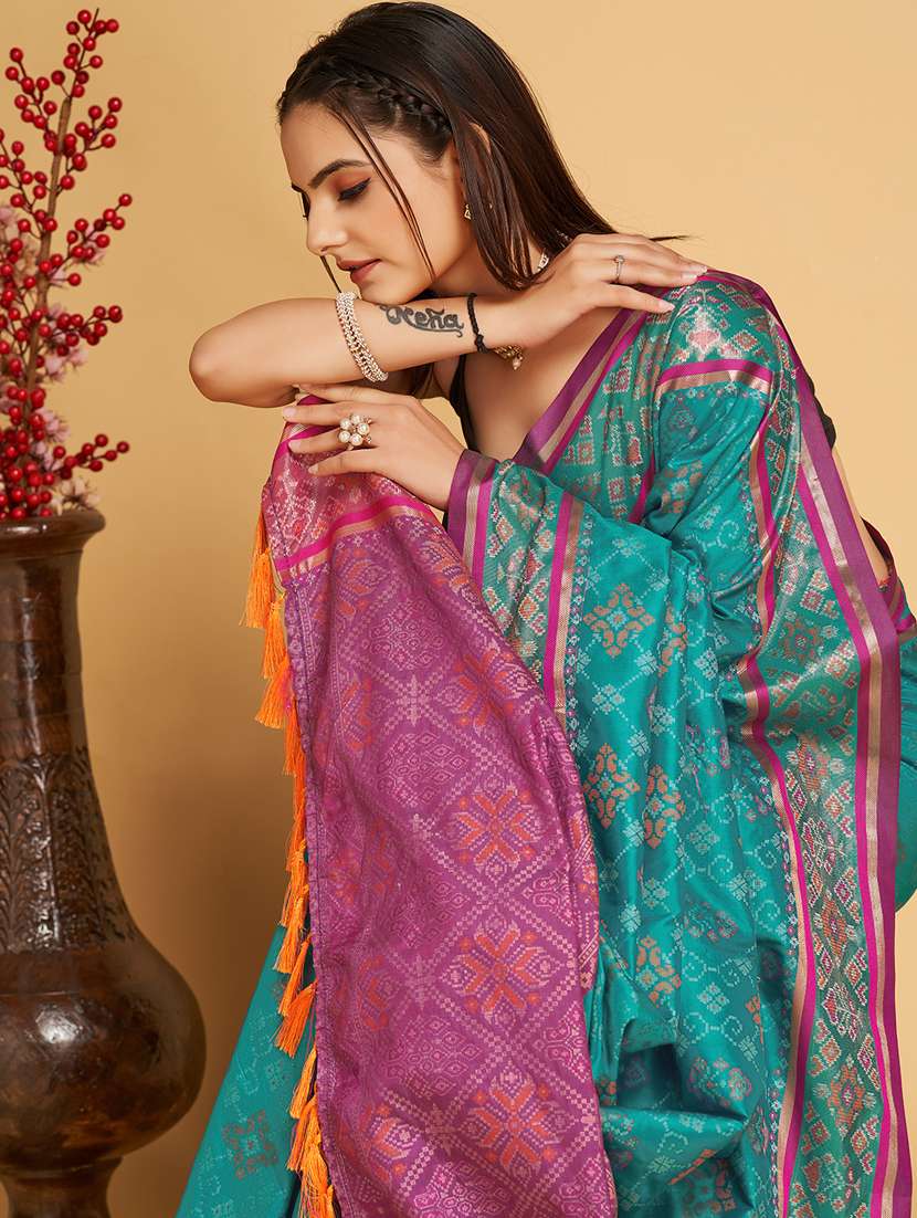 women zari work banarasi saree with blouse - 21286517 -  Standard Image - 1