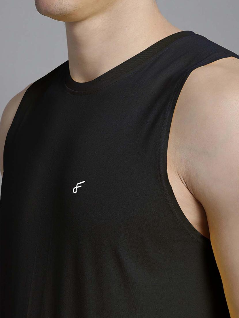 men round neck solid vest - 21288158 - Standard Image - 4
