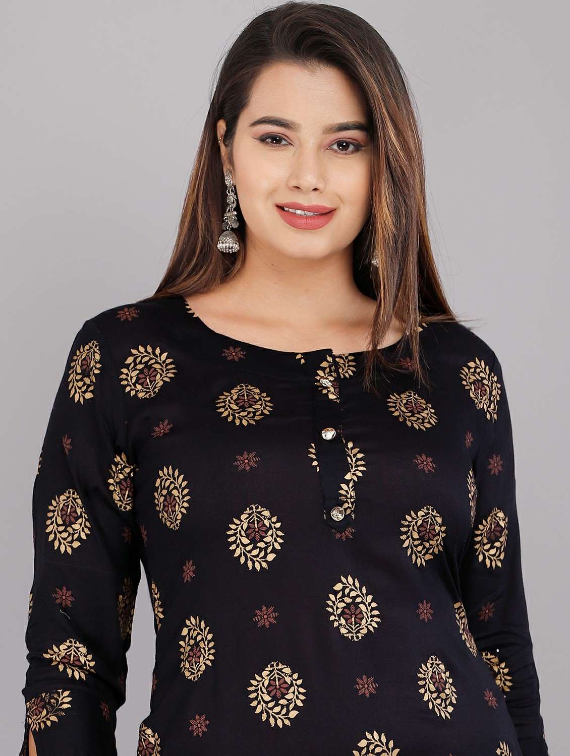 women three quarter sleeve straight kurti - 21288826 - Standard Image - 4