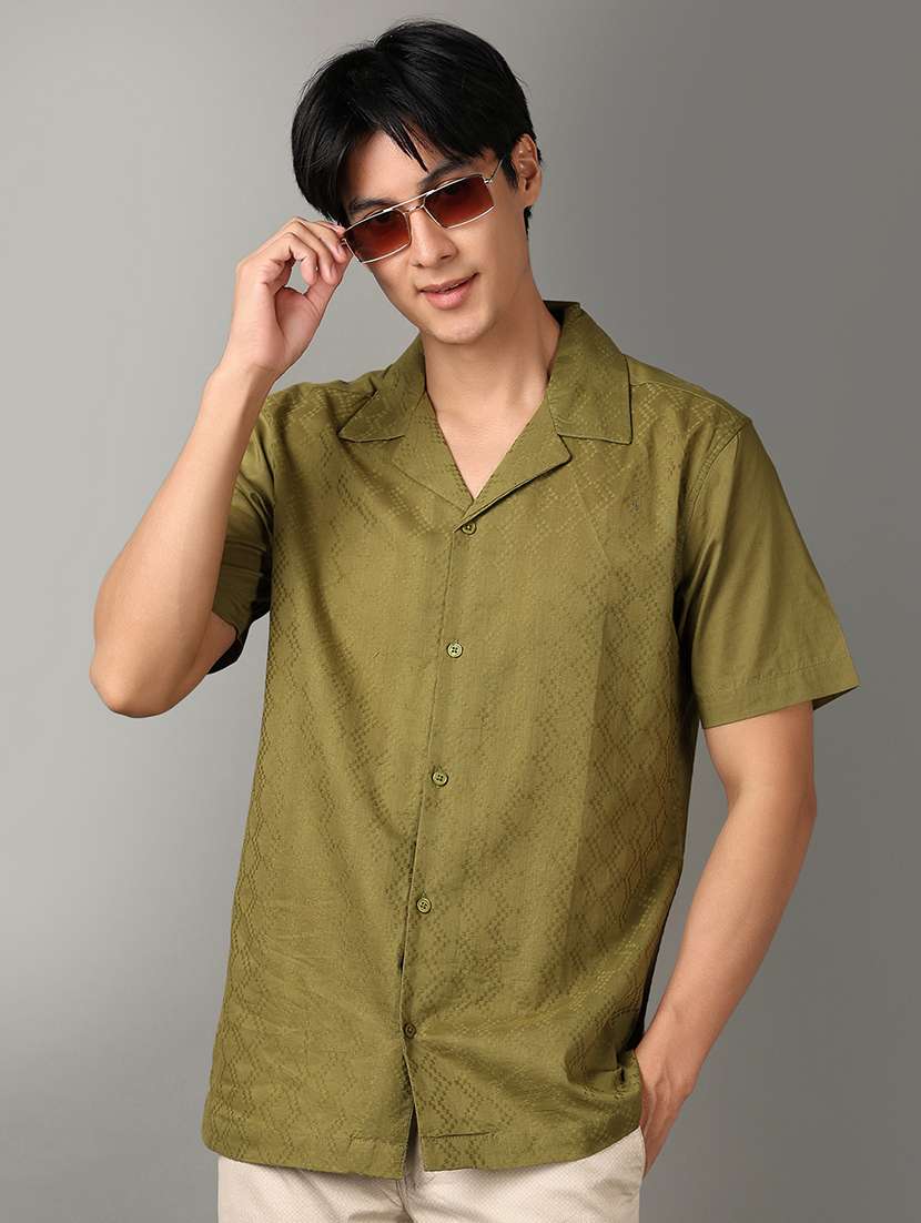 men short sleeves self design casual shirt - 21289686 -  Standard Image - 1