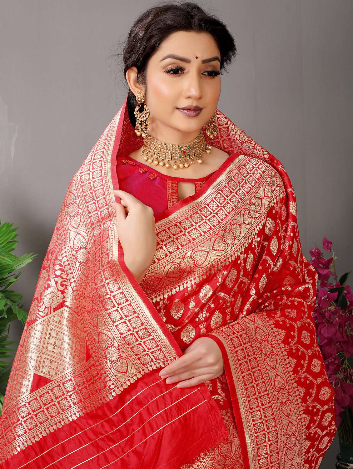 women self design banarasi saree with blouse - 21290117 -  Standard Image - 1