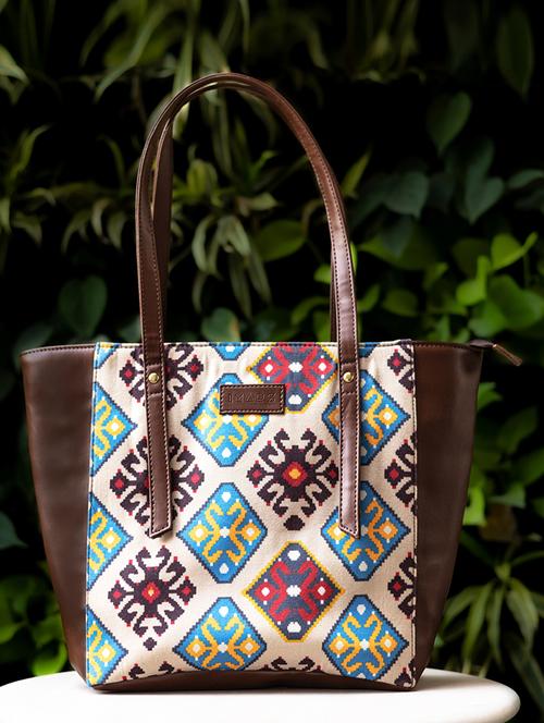 brown canvas regular tote bag - 21292148 -  Standard Image - 0