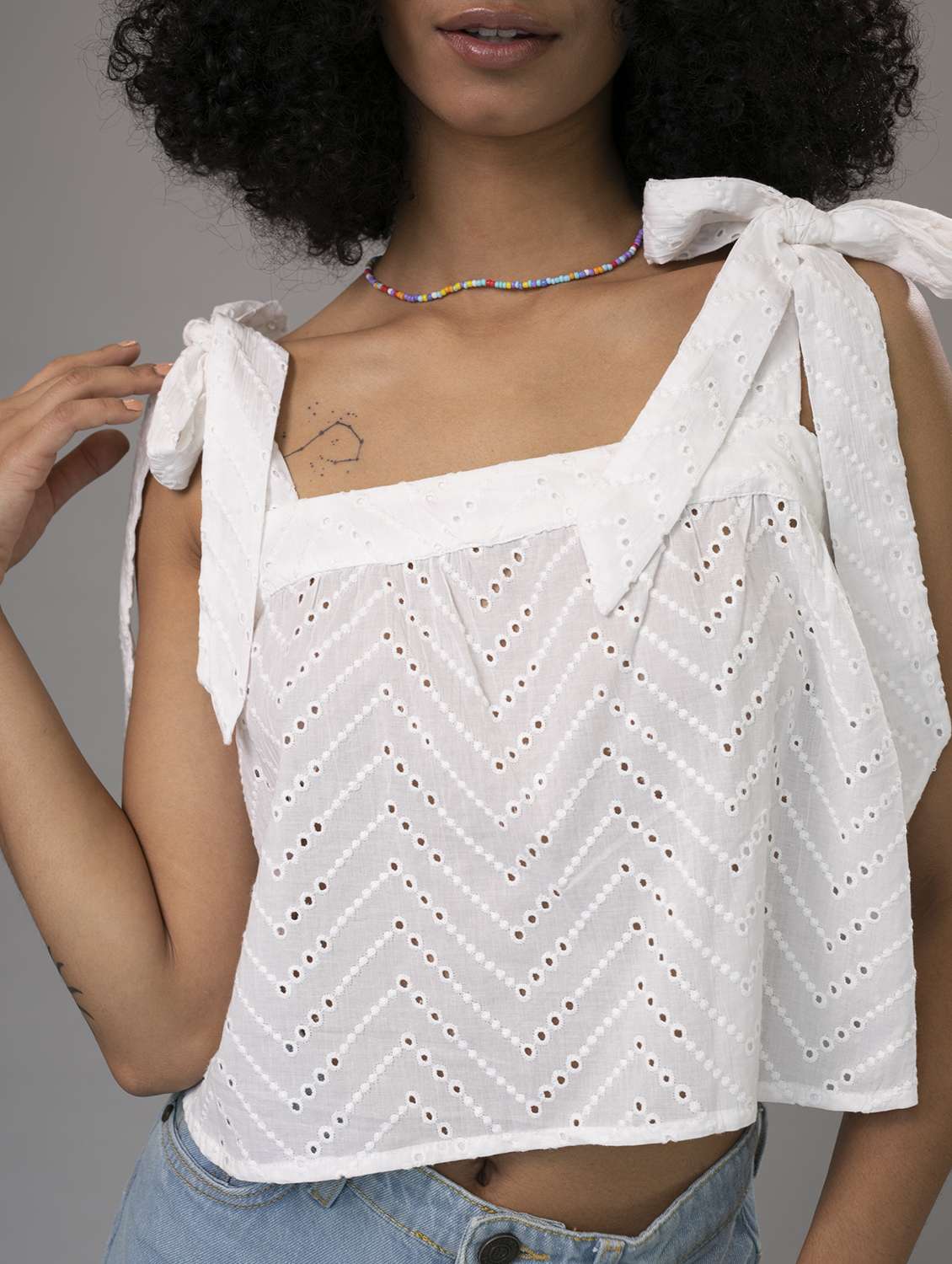 women solid schiffli tie up sleeves crop top - 21297289 -  Standard Image - 4