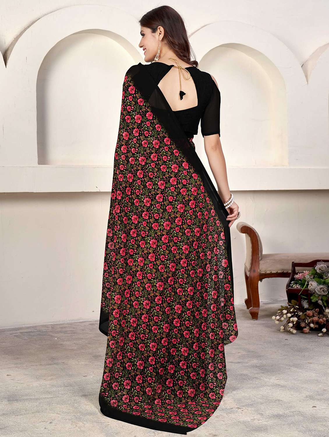 women floral printed saree - 21303704 - Standard Image - 1