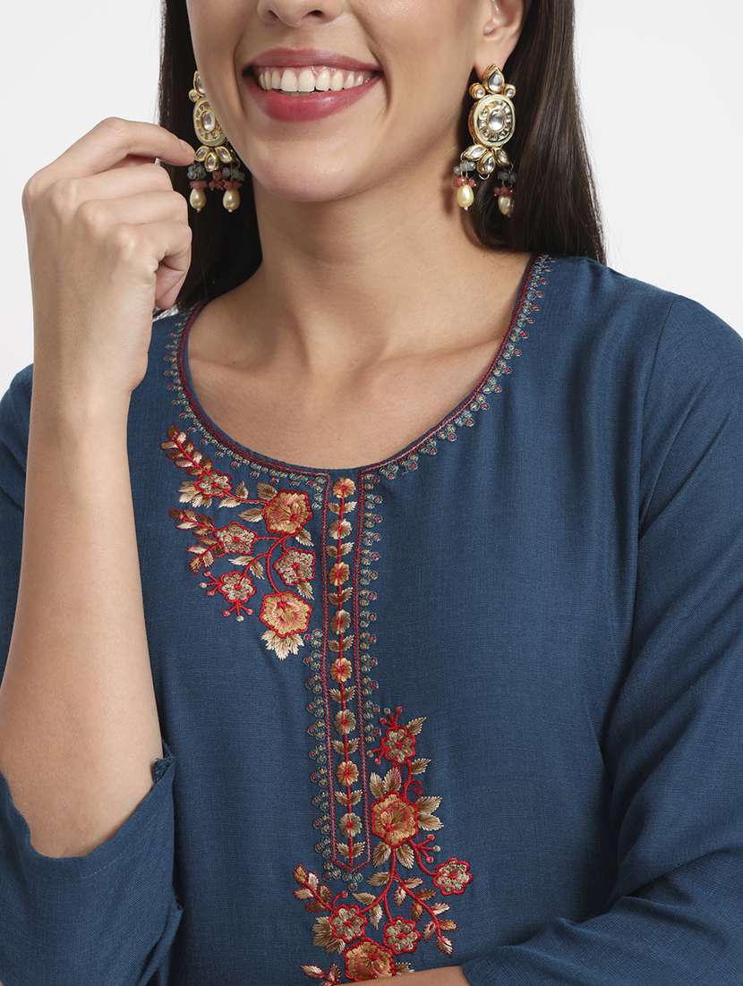 women kurta pant set with dupatta - 21304187 -  Standard Image - 6