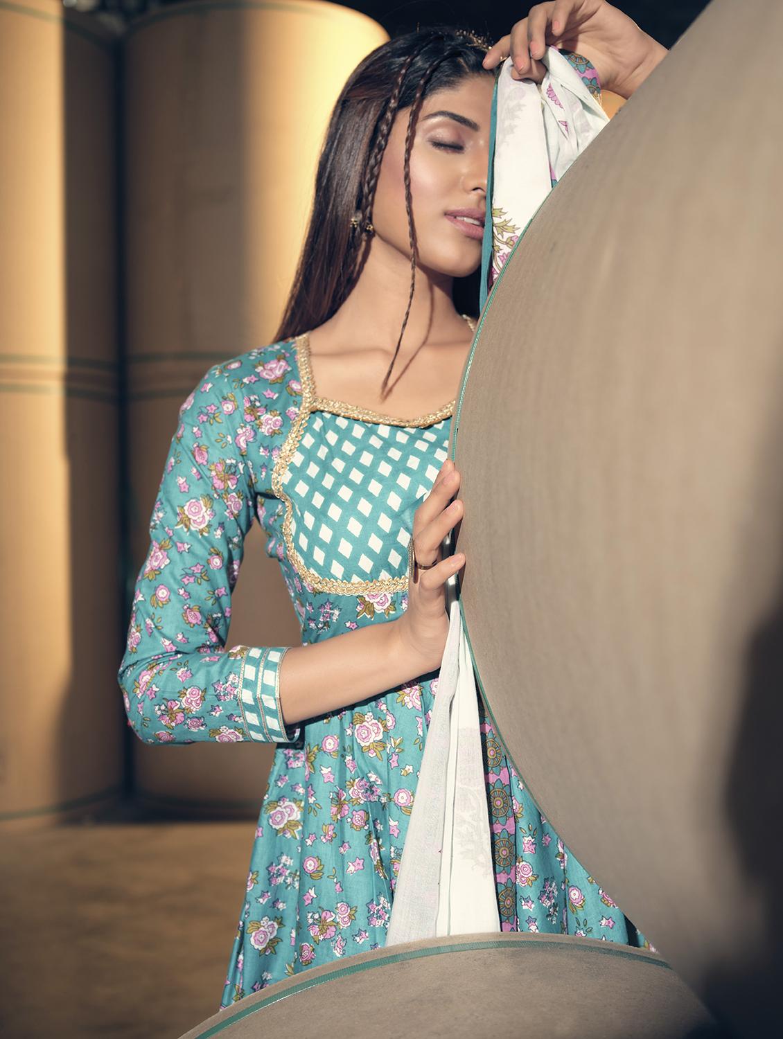 women kurta sharara set with dupatta - 21304240 - Standard Image - 4