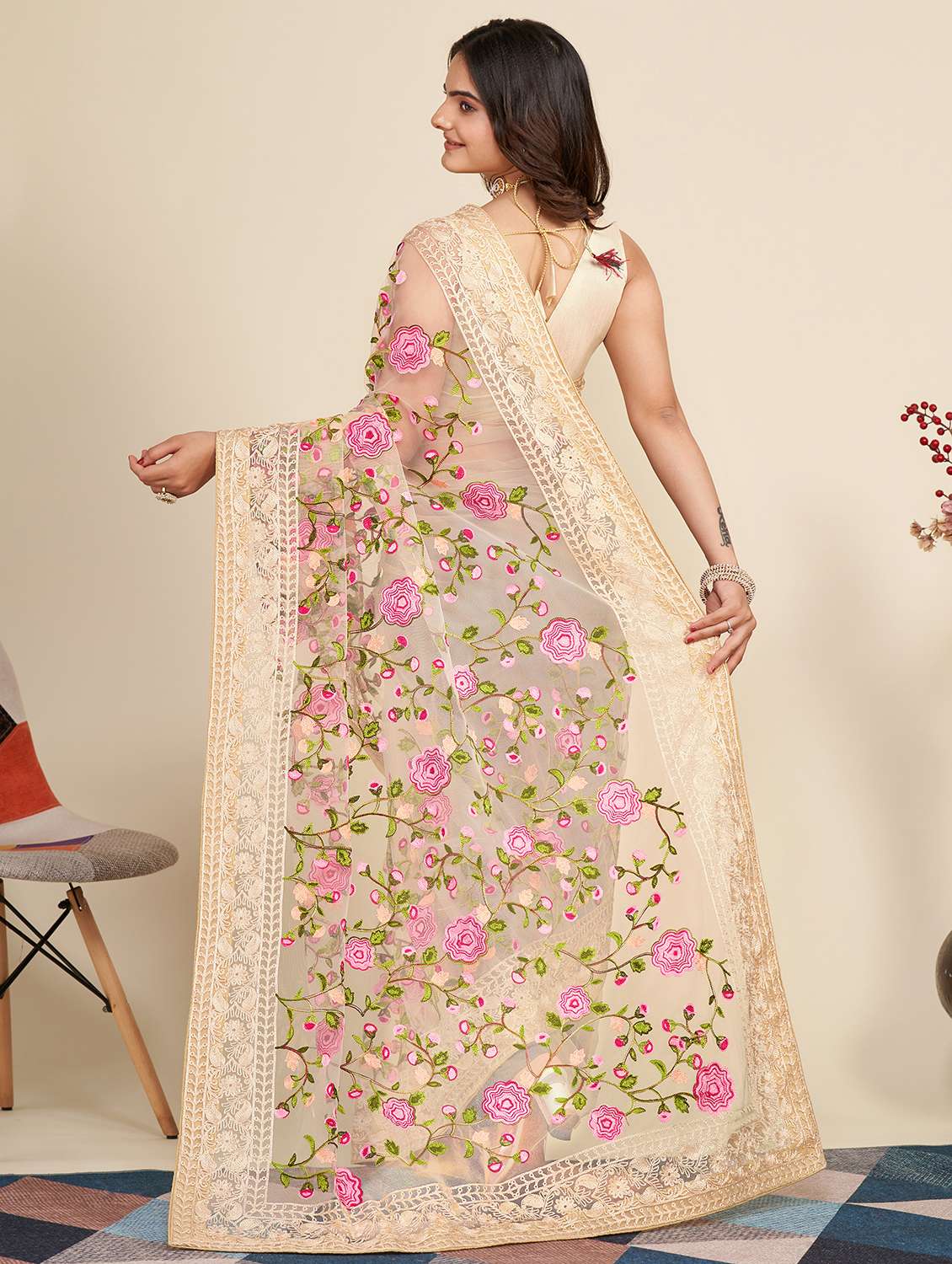 women beige embroidered saree with blouse - 21305505 -  Standard Image - 1