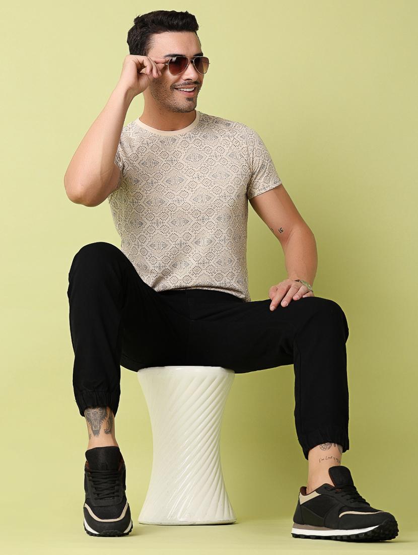 men solid mid rise cargo - 21308453 - Standard Image - 4