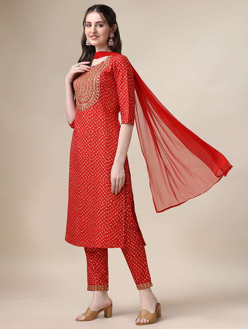 women red kurta dupatta set - 21308956 -  Standard Image - 1