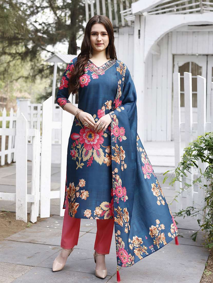 women kurta pant set with dupatta