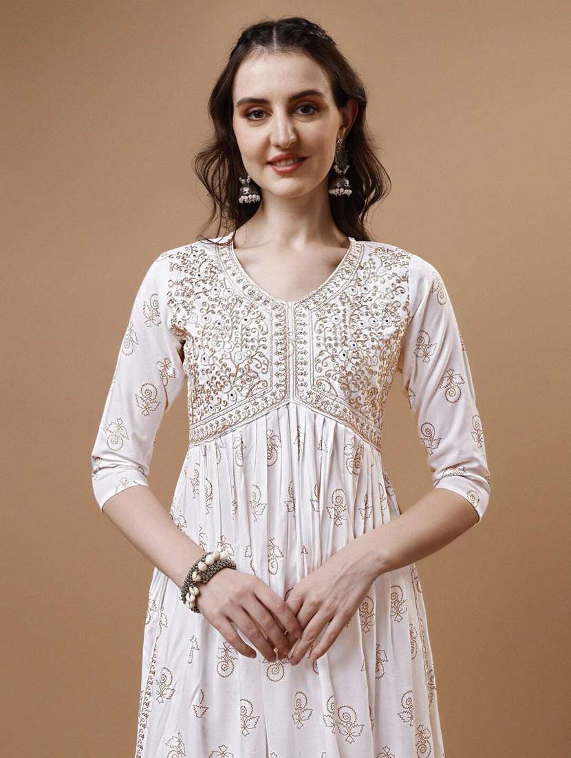 women kurta pant set with dupatta - 21309193 -  Standard Image - 4