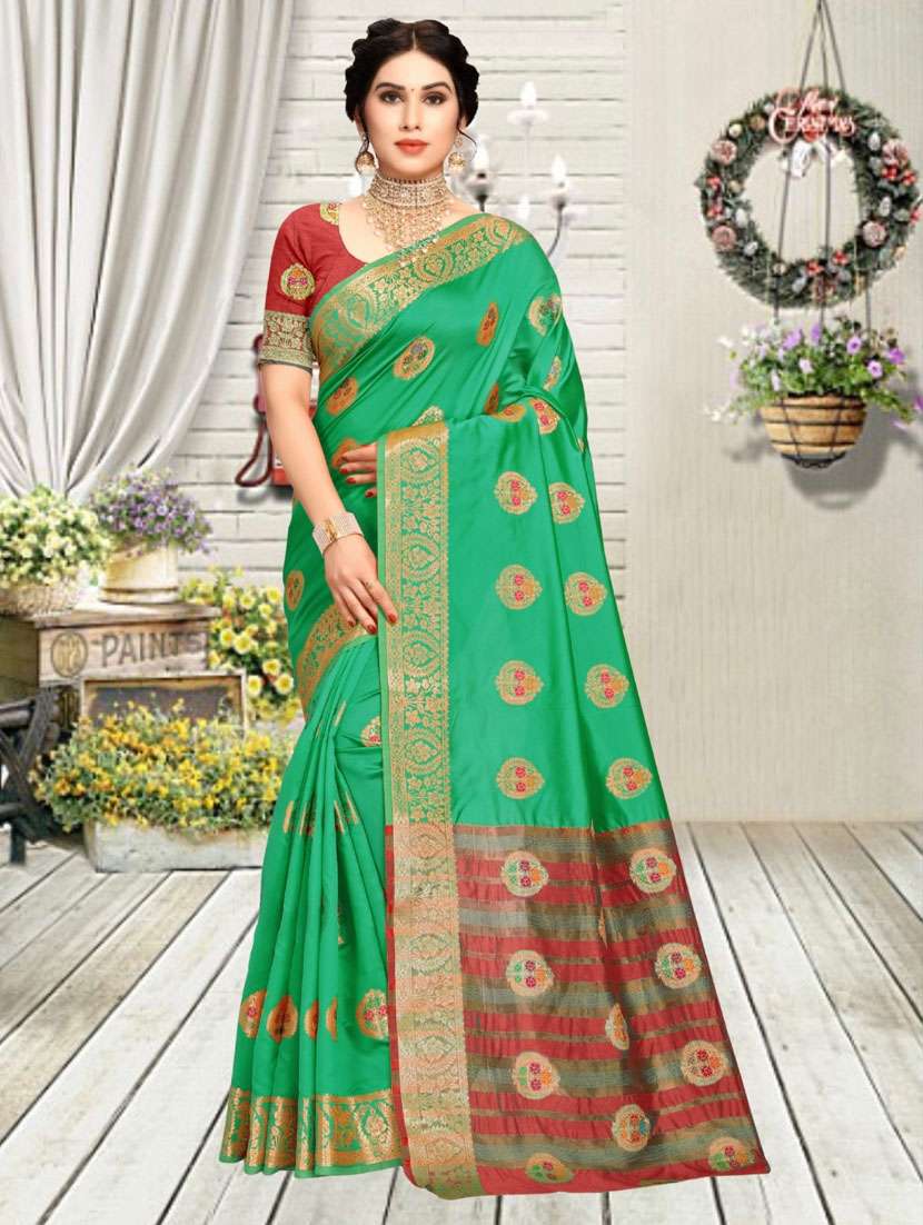 women self design banarasi saree with blouse