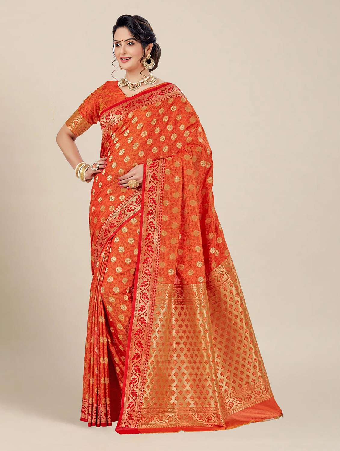 women self design kanjivaram saree with blouse