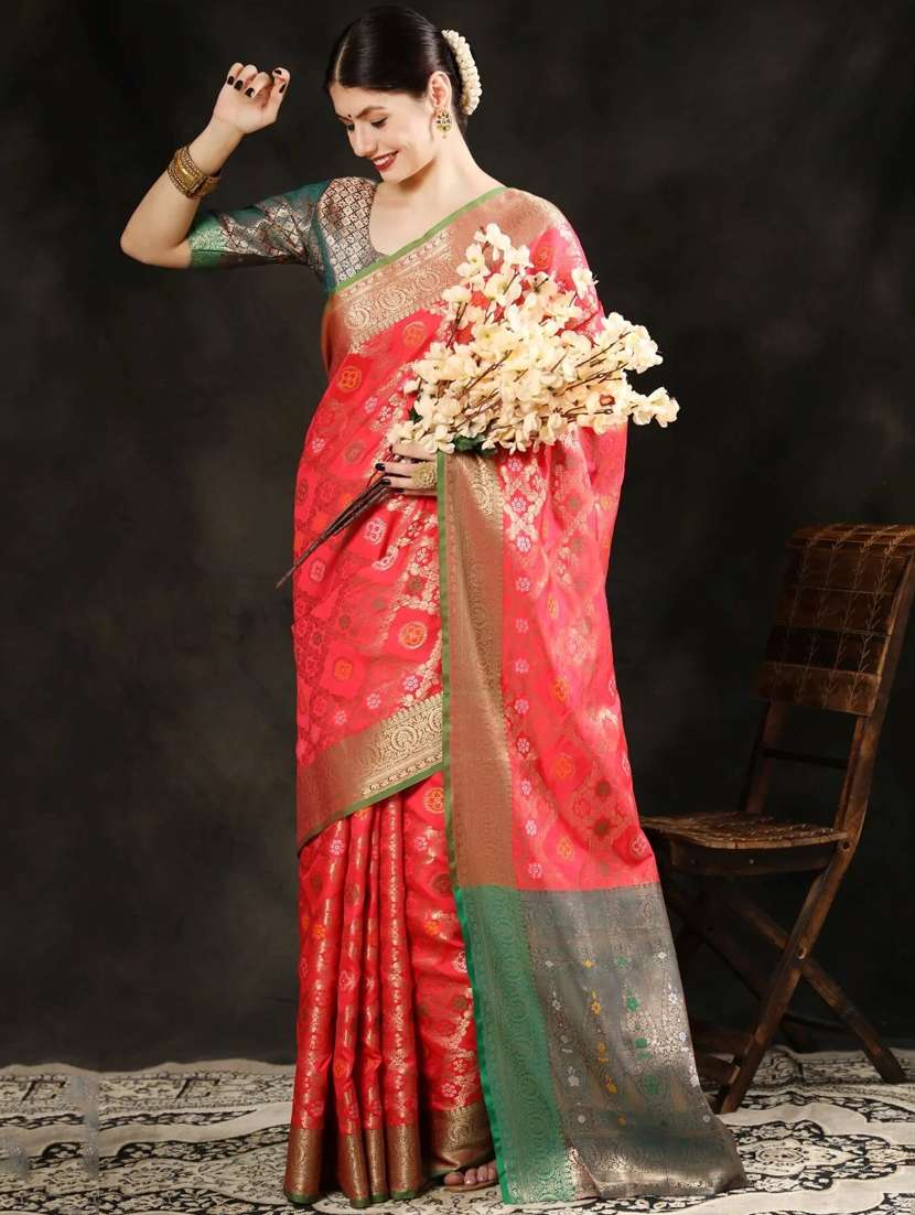 women self design patola saree with blouse - 21317712 - Zoom Image - 0