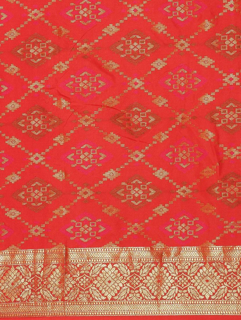 women self design banarasi saree with blouse - 21318115 - Standard Image - 4