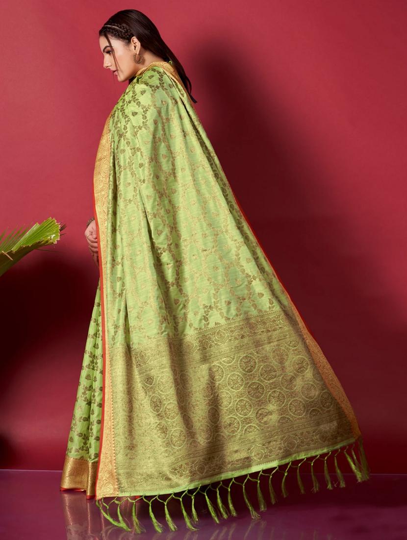 women green banarasi saree with blouse - 21318616 - Standard Image - 1