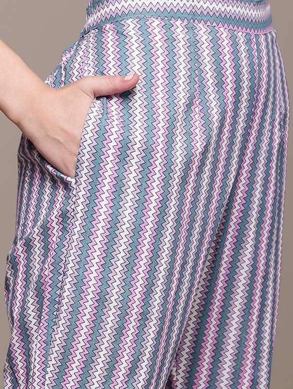 women three quarter sleeve kurta pant with dupatta set - 21320653 -  Standard Image - 4