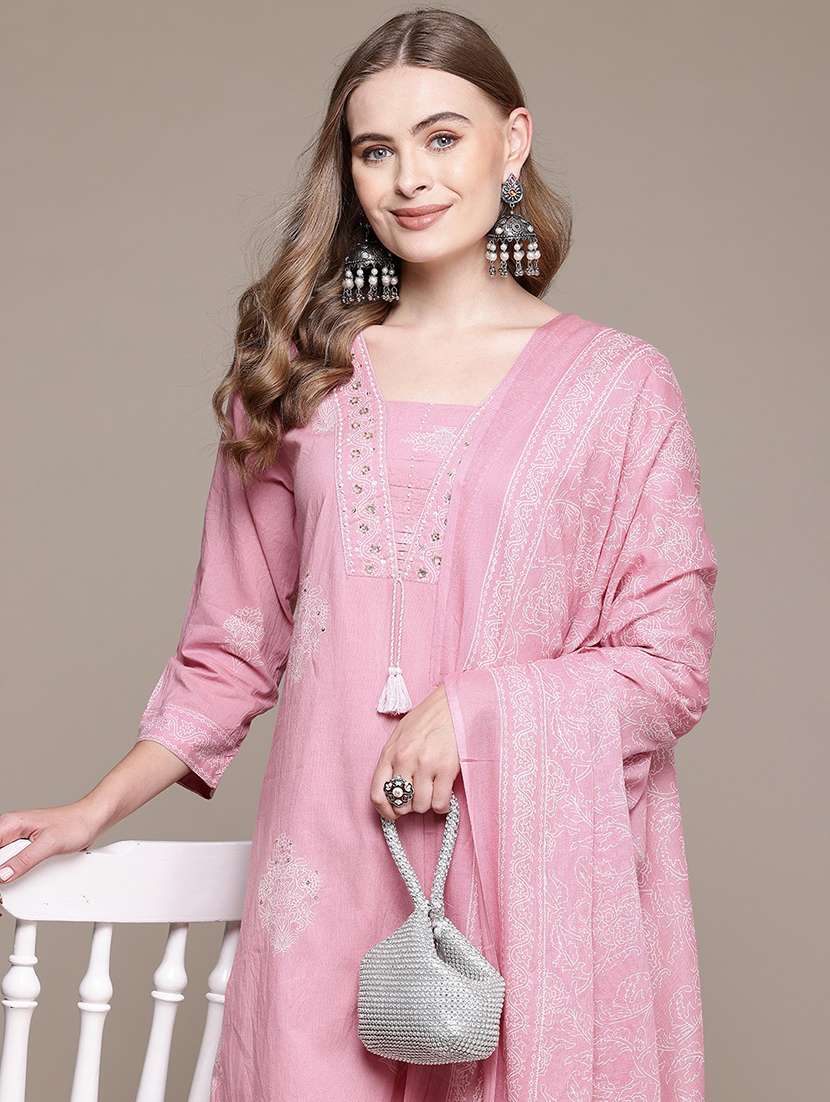 women three quarter sleeve kurta pant with dupatta set - 21320663 -  Standard Image - 4