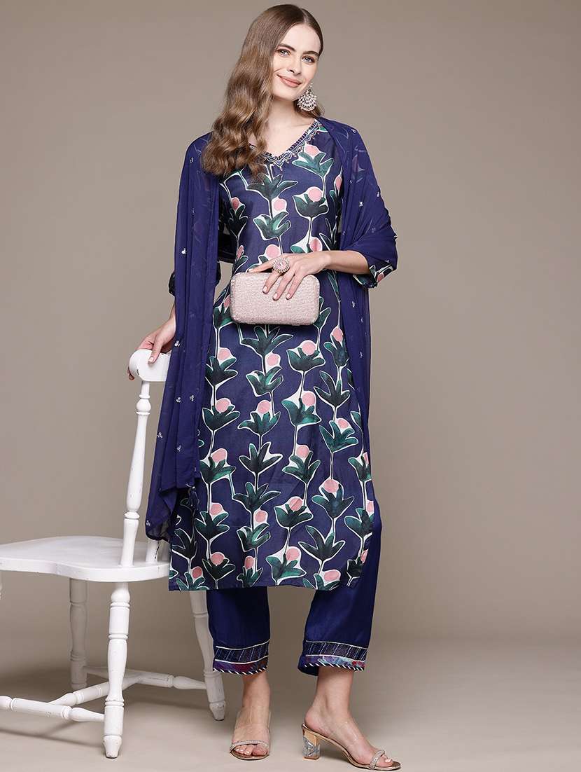 women three quarter sleeve kurta pant with dupatta set - 21320681 - Standard Image - 1