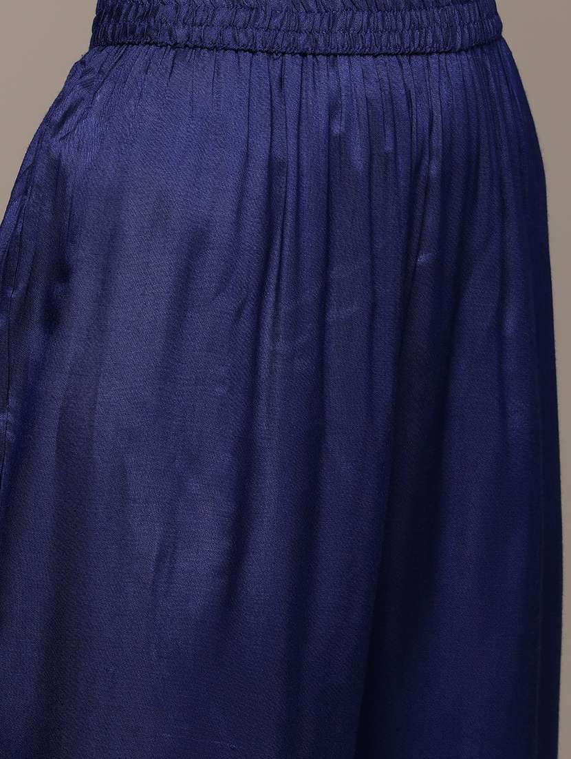 women three quarter sleeve kurta pant with dupatta set - 21320681 - Standard Image - 4