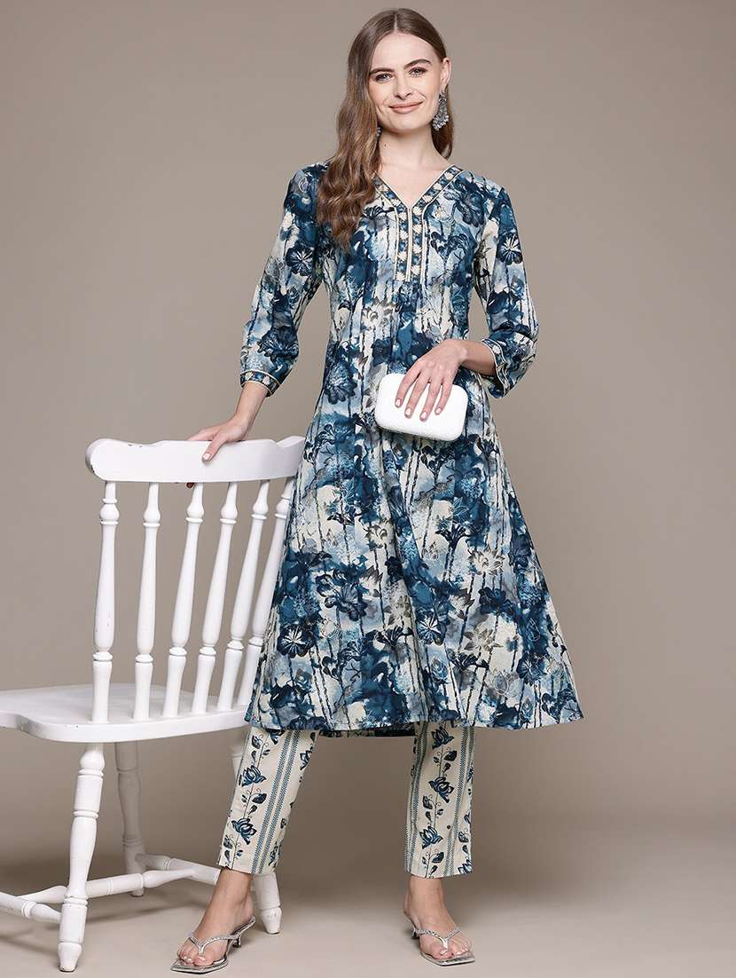 women three quarter sleeve kurta pant set