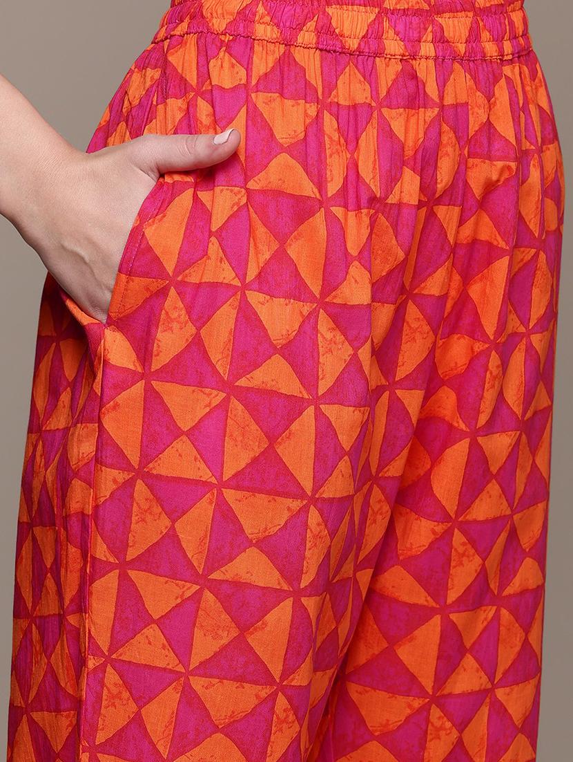 women three quarter sleeve kurta pant with dupatta set - 21320713 - Standard Image - 4