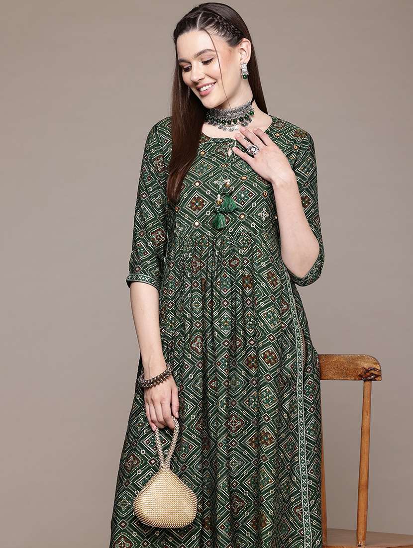 women bandhani printed notch neck kurta pant set - 21320731 -  Standard Image - 4