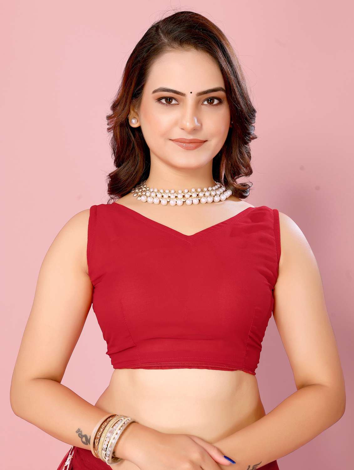 women red embroidered saree with blouse - 21320757 -  Standard Image - 4